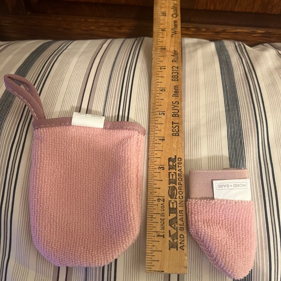 Nord + Bare 3 Reusable 100% Microfiber Skincare Mitts, new in reusable bag - Picture 10 of 10
